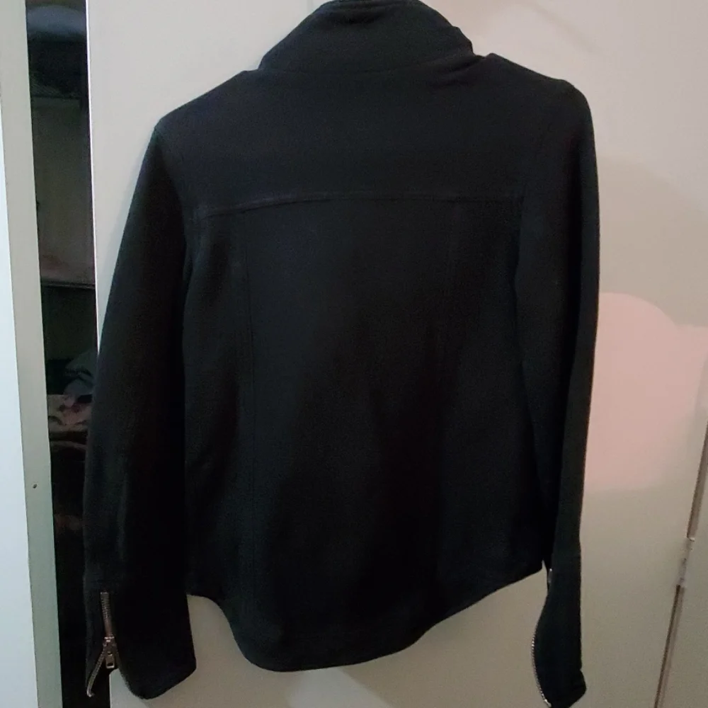 Jacket - Picture 5 of 5